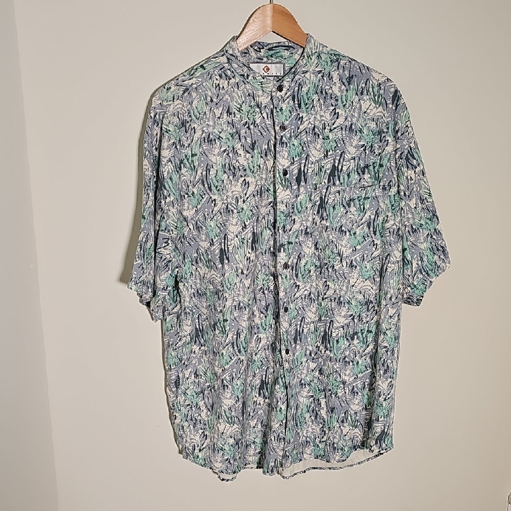 Chiamare Men's 100% Silk Blue and Green Patterned Shirt. Short Sleeve